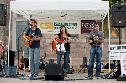 Courtesy photo. Annie and Rod Capps perform.